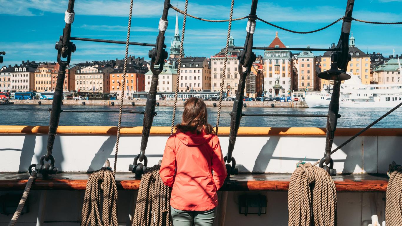 Look for other cheap flights to Stockholm