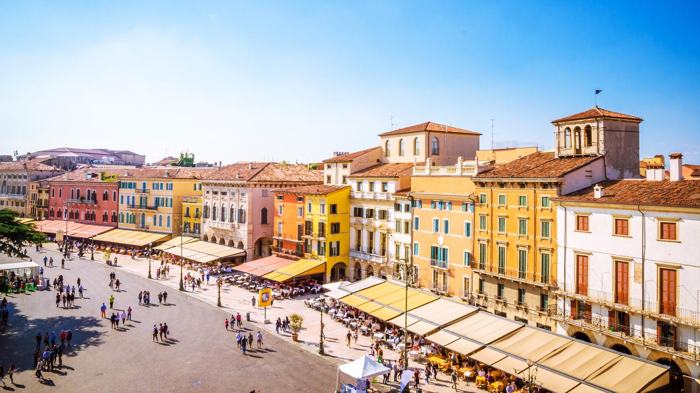 Look for other cheap flights to Verona